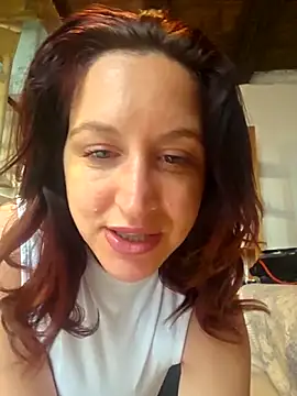 Snapshot of Nicolevellori chatting on 05.13.26 Nicolevellori online show from 05.13.26