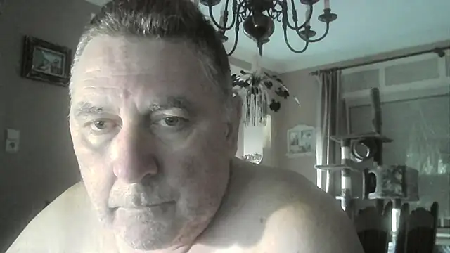 Snapshot of edje59a chatting on 10.30.25 edje59a online show from 10.30.25