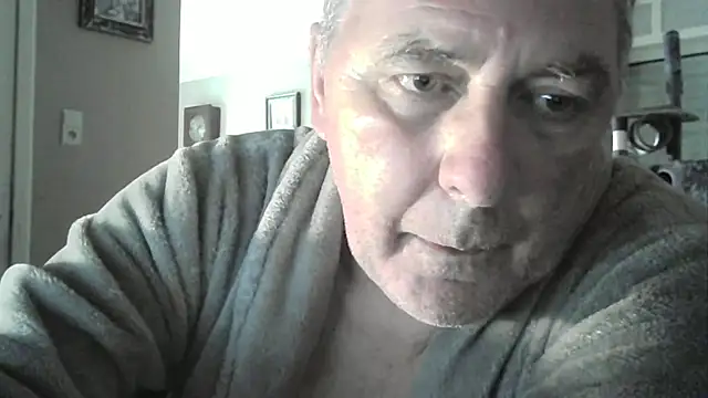 Snapshot of edje59a chatting on 11.06.25 edje59a online show from 11.06.25