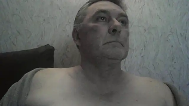 Snapshot of edje59a chatting on 12.01.25 edje59a online show from 12.01.25