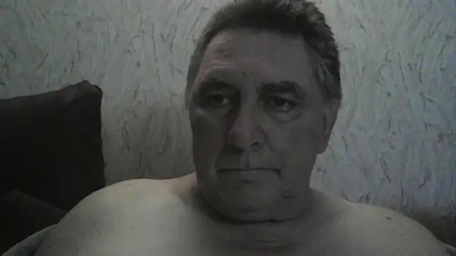 Snapshot of edje59a chatting on 12.04.25 edje59a online show from 12.04.25