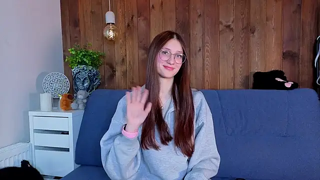 WinonaGue online show from 05.20.26