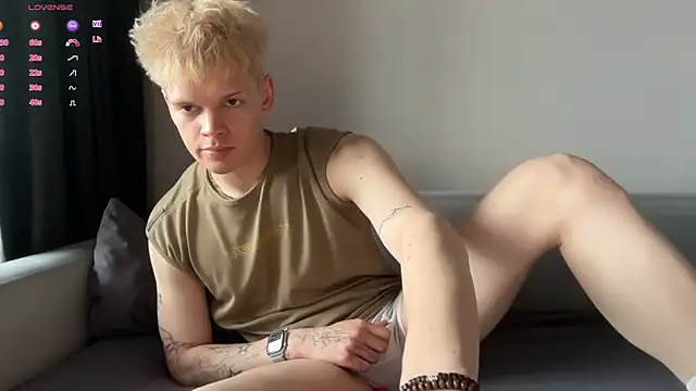 Snapshot of kevin_jess chatting on 05.27.26 kevin jess online show from 05.27.26