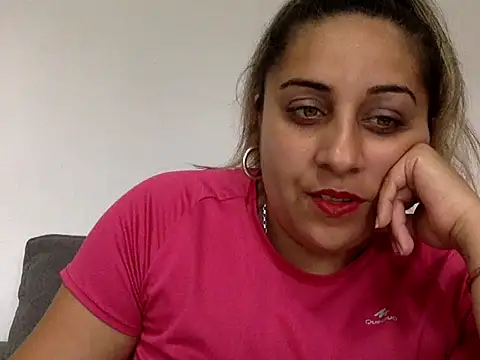 Snapshot of Antoniasweet chatting on 06.13.26 Antoniasweet online show from 06.13.26