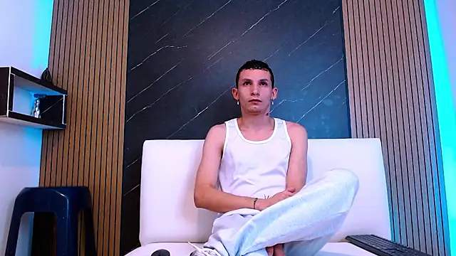 Snapshot of Isak_Berekoa chatting on 05.27.26 Isak Berekoa online show from 05.27.26