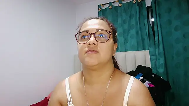 saramichell445734 online show from 05.23.26