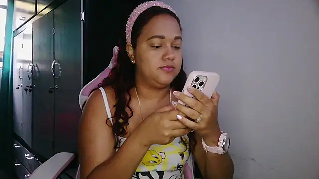 saramichell445734 online show from 05.26.26