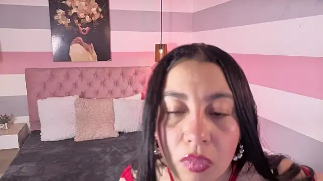 Snapshot of lia_valentino chatting on 06.19.26 lia valentino online show from 06.19.26