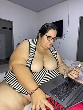 Snapshot of marianacooper1234 chatting on 05.27.26 marianacooper1234 online show from 05.27.26