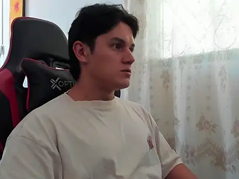 Snapshot of Erick_Wallace chatting on 06.19.26 Erick Wallace online show from 06.19.26