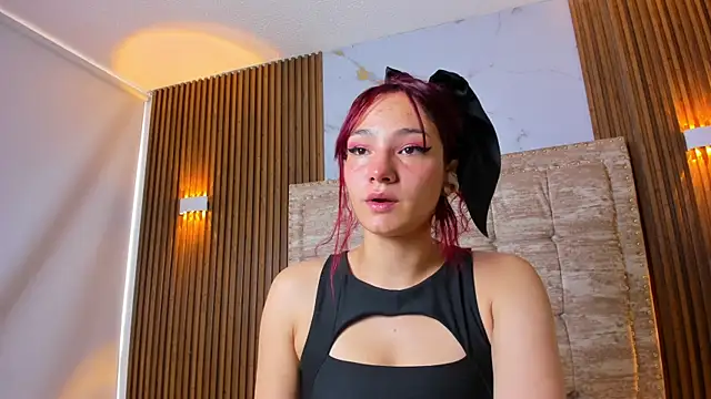 Snapshot of camiirosse chatting on 05.21.26 camiirosse online show from 05.21.26