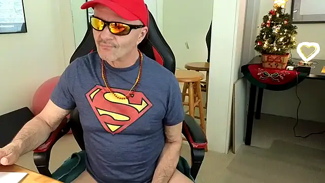 Snapshot of hotdadbod chatting on 12.18.24 hotdadbod online show from 12.18.24