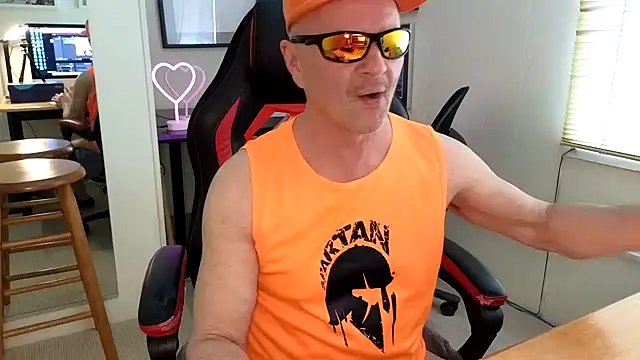 Snapshot of hotdadbod chatting on 02.12.25 hotdadbod online show from 02.12.25