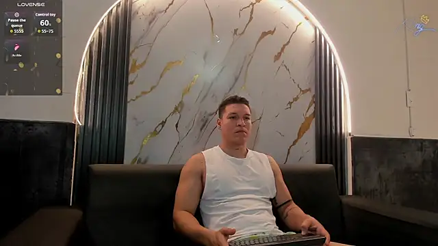 Snapshot of lucassimone_ chatting on 05.19.26 lucassimone online show from 05.19.26
