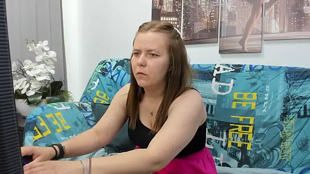 Snapshot of Dear_hollyy chatting on 06.19.26 Dear hollyy online show from 06.19.26