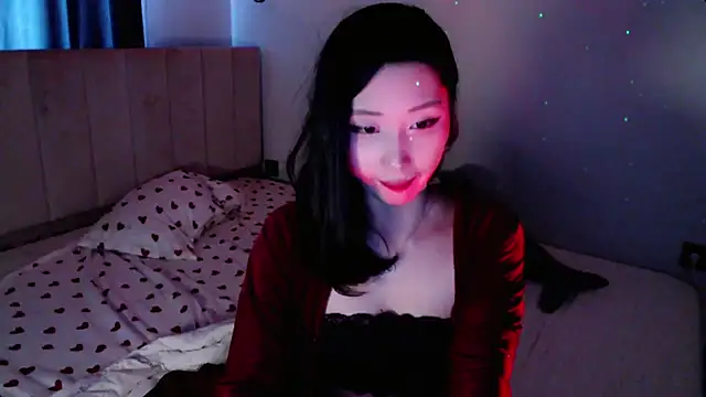 Snapshot of neverstoplovingme chatting on 05.16.26 neverstoplovingme online show from 05.16.26