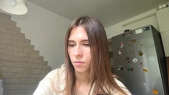 ZaraGuyette online show from 07.06.26