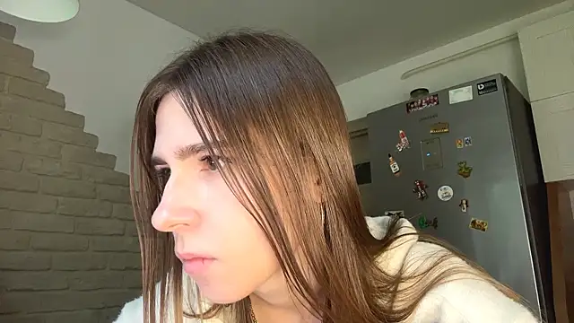 ZaraGuyette online show from 07.07.26