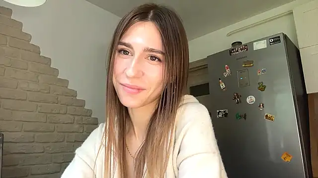 ZaraGuyette online show from 07.07.26