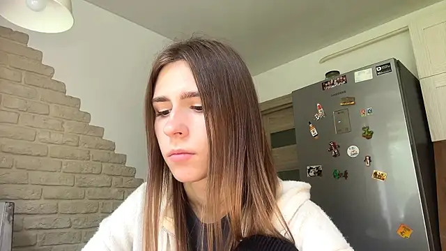 ZaraGuyette online show from 07.09.26