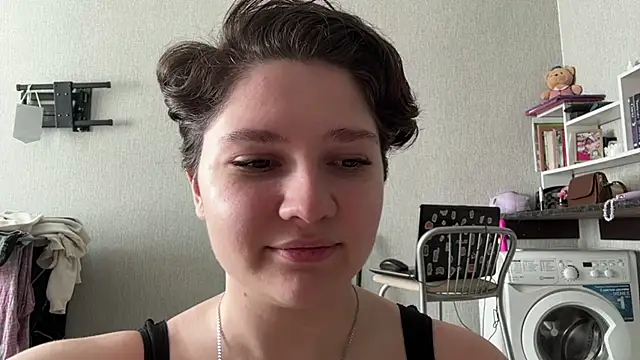 Snapshot of LizCumens chatting on 05.16.26 LizCumens online show from 05.16.26