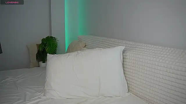 urblonde online show from 12.21.25