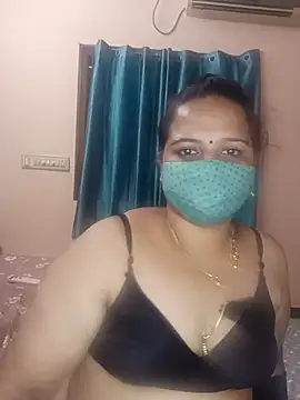 Snapshot of pirainilla chatting on 05.28.26 pirainilla online show from 05.28.26