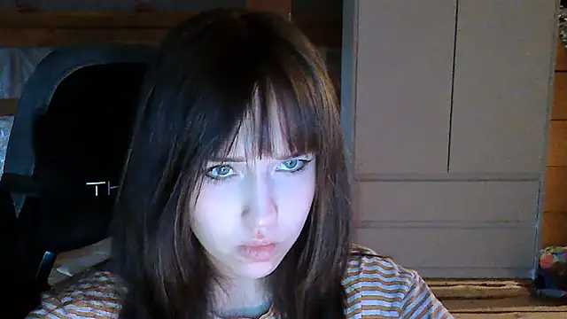 Snapshot of NoirEva chatting on 05.23.26 NoirEva online show from 05.23.26