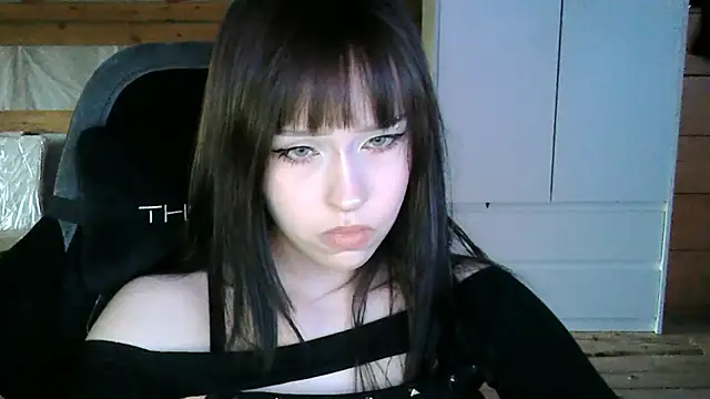Snapshot of NoirEva chatting on 05.27.26 NoirEva online show from 05.27.26
