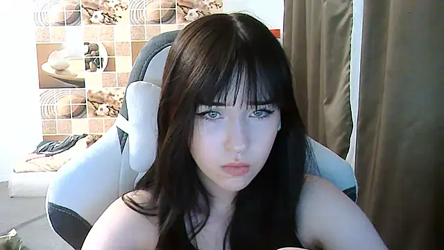 Snapshot of NoirEva chatting on 06.29.26 NoirEva online show from 06.29.26