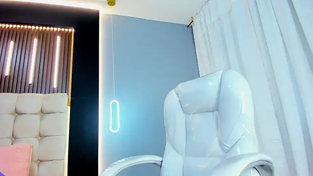 Snapshot of Amara_lune chatting on 05.29.26 Amara lune online show from 05.29.26