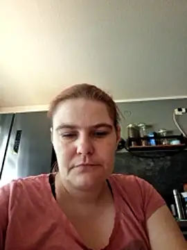 Snapshot of ReadHeardWifee chatting on 05.26.26 ReadHeardWifee online show from 05.26.26