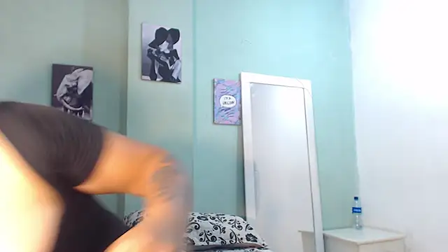 Snapshot of adara_valentina chatting on 05.15.26 adara valentina online show from 05.15.26