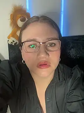Snapshot of Sami_ferrer chatting on 05.29.26 Sami ferrer online show from 05.29.26