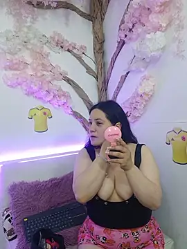 Snapshot of Laura__Castillo_ chatting on 06.12.26 Laura Castillo online show from 06.12.26