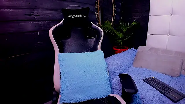 Snapshot of Victoria_kyler chatting on 05.16.26 Victoria kyler online show from 05.16.26
