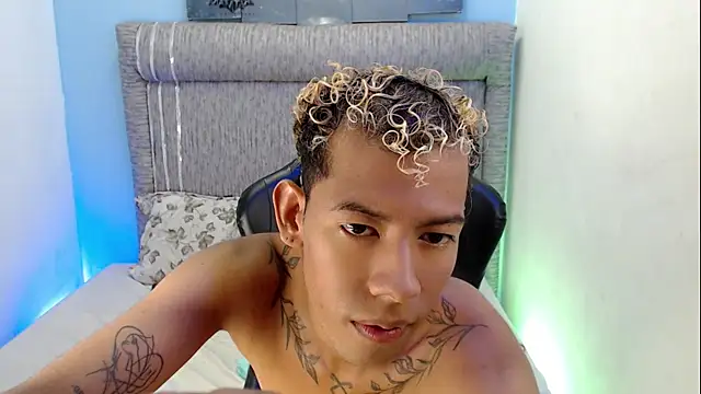 Snapshot of Taylerr_18 chatting on 05.20.26 Taylerr 18 online show from 05.20.26
