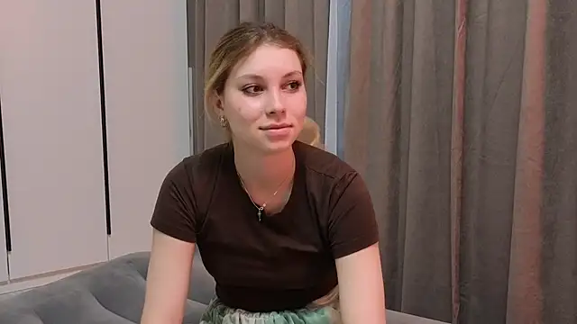 Snapshot of Sairallyn chatting on 06.14.26 Sairallyn online show from 06.14.26