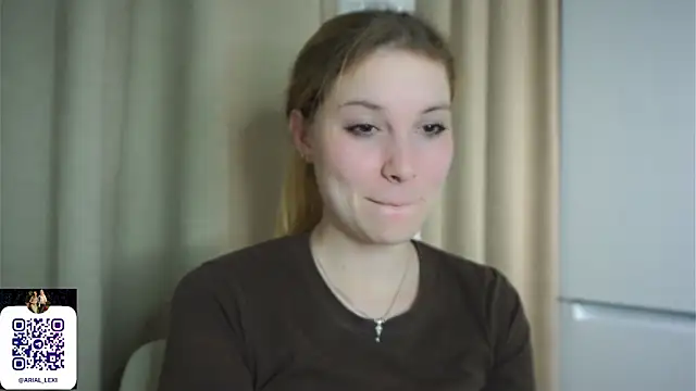 Snapshot of Sairallyn chatting on 06.19.26 Sairallyn online show from 06.19.26