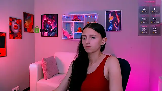 Snapshot of caroline_honeyy chatting on 06.08.26 caroline honeyy online show from 06.08.26