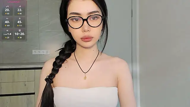 Snapshot of adelinya chatting on 05.23.26 adelinya online show from 05.23.26
