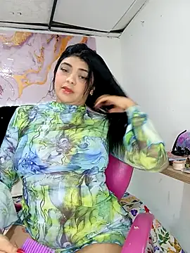 Snapshot of luxuryluna chatting on 05.23.26 luxuryluna online show from 05.23.26