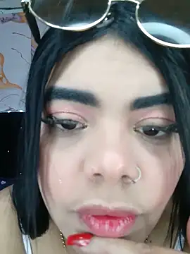Snapshot of luxuryluna chatting on 05.26.26 luxuryluna online show from 05.26.26