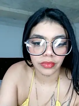 Snapshot of luxuryluna chatting on 06.30.26 luxuryluna online show from 06.30.26
