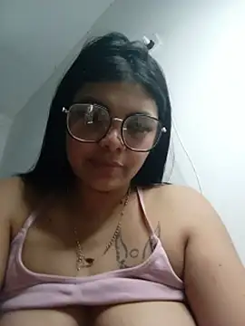 Snapshot of luxuryluna chatting on 07.14.26 luxuryluna online show from 07.14.26