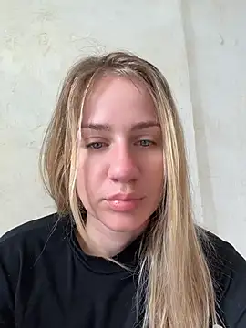 Snapshot of AnnaMist_ chatting on 06.19.26 AnnaMist online show from 06.19.26