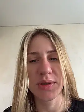 Snapshot of AnnaMist_ chatting on 06.20.26 AnnaMist online show from 06.20.26