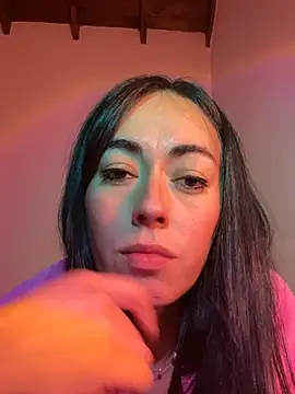 Snapshot of ToxicYani chatting on 05.20.26 ToxicYani online show from 05.20.26