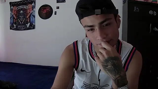 Snapshot of Fenix_hardcock chatting on 05.15.26 Fenix hardcock online show from 05.15.26