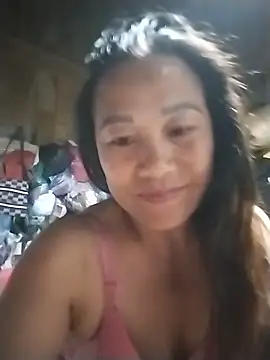Snapshot of Caily-ly chatting on 05.18.26 Caily-ly online show from 05.18.26